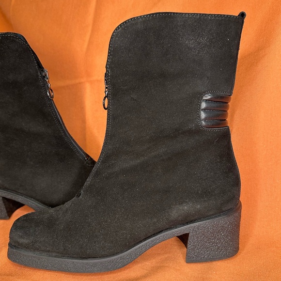 EUC Aquatalia Waterproof Suede Boots - Sz 9.5 - Picture 12 of 16